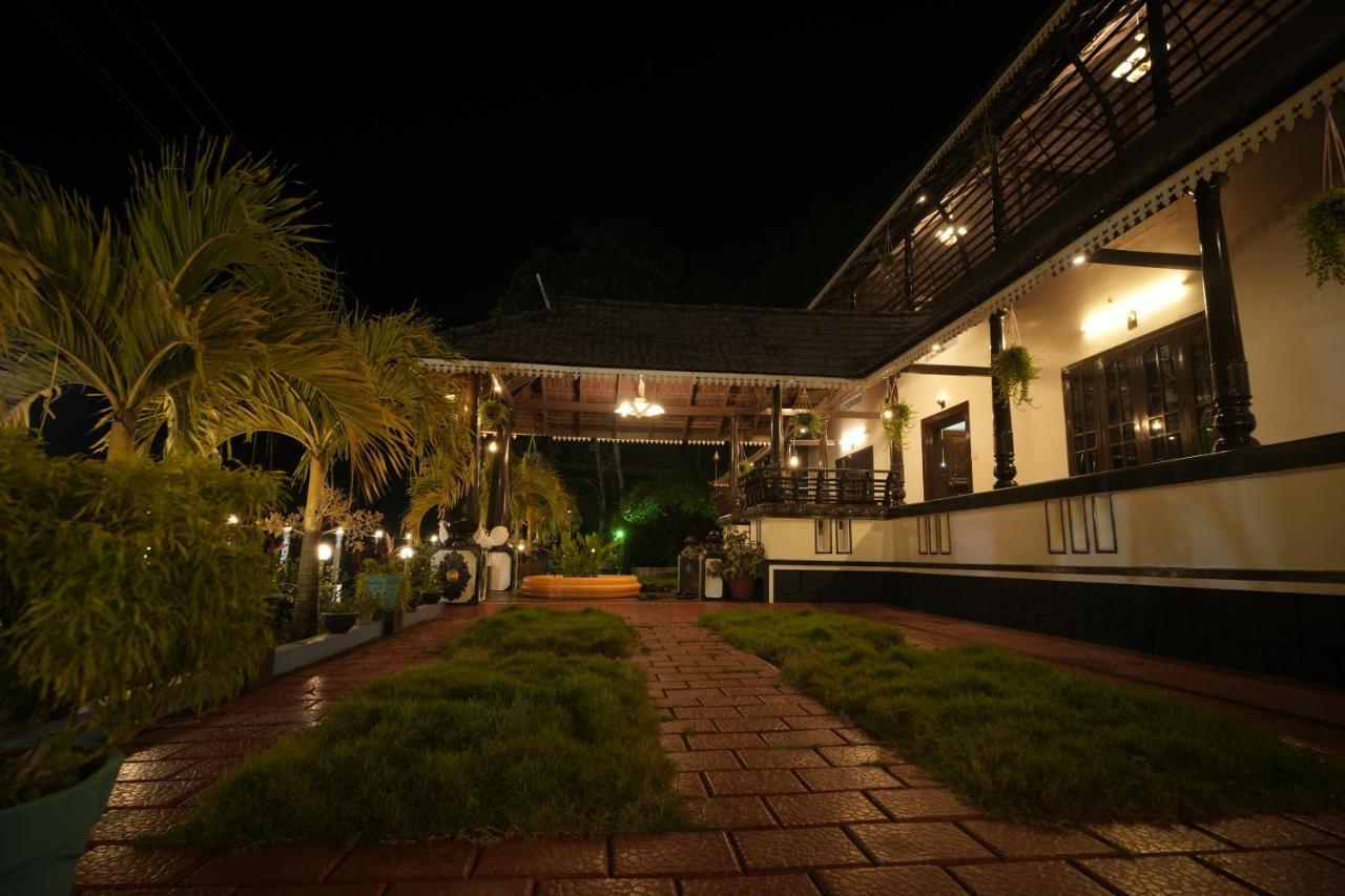 Arayathu Heritage Villa Resort กัตตะยัม ภายนอก รูปภาพ